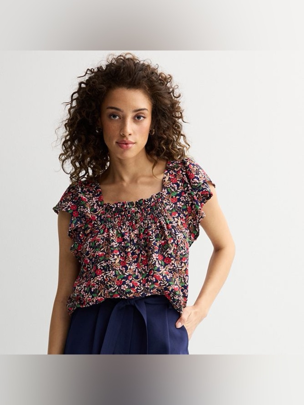 Draper James floral print smocked square neck flutter sleeve top size medium